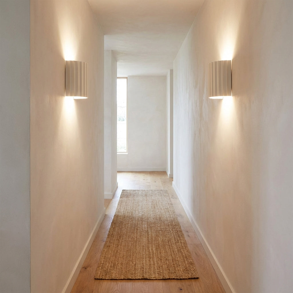 Vägglampa i harts | Modern skulpterad belysning