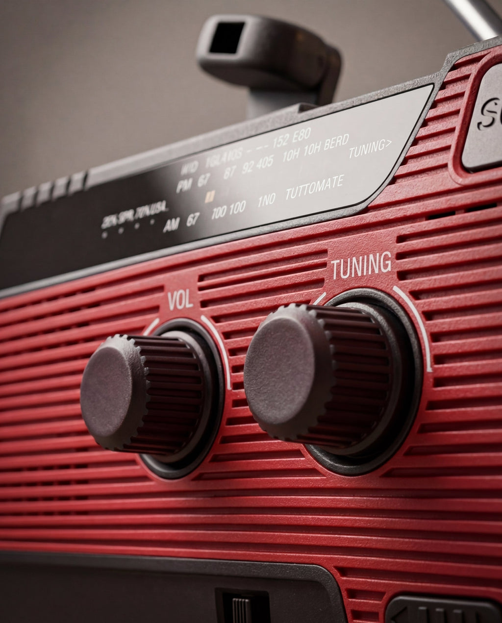Soldriven nödradio | 5 strömkällor för maximal driftsäkerhet