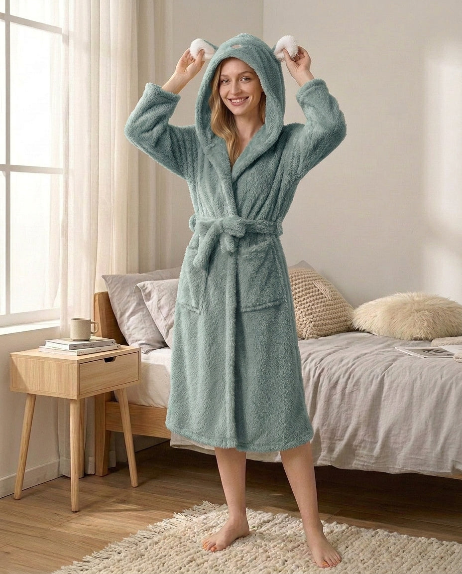 Badrock med huva – mjuk kaninöra-design